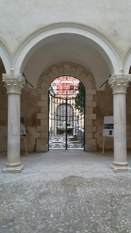 B&B Il Vicoletto LʼAquila Exteriör bild