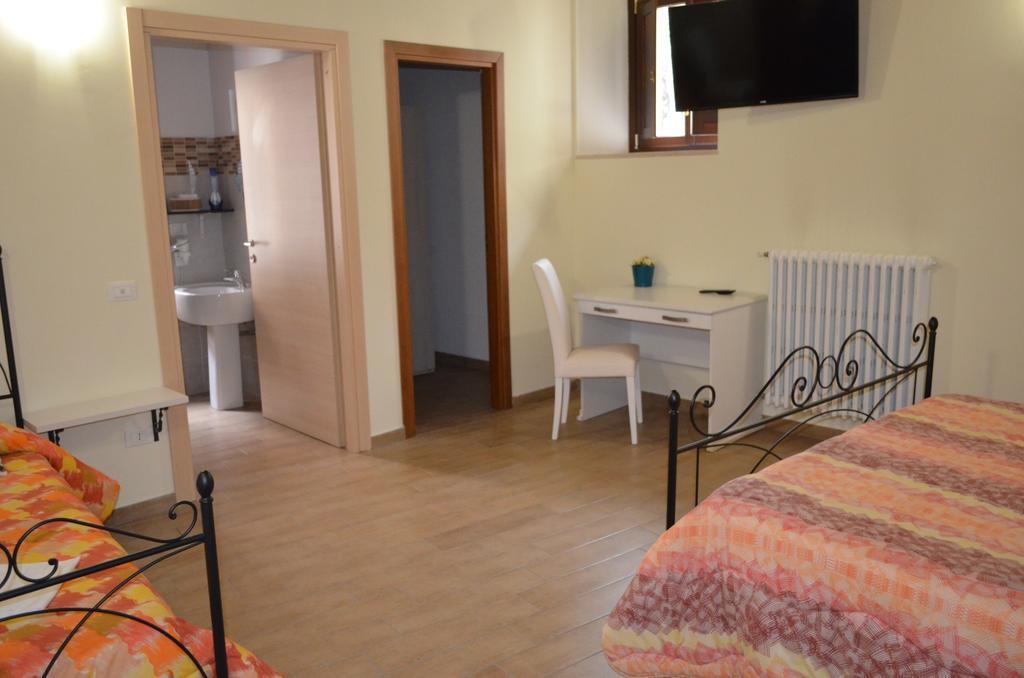 B&B Il Vicoletto LʼAquila Exteriör bild